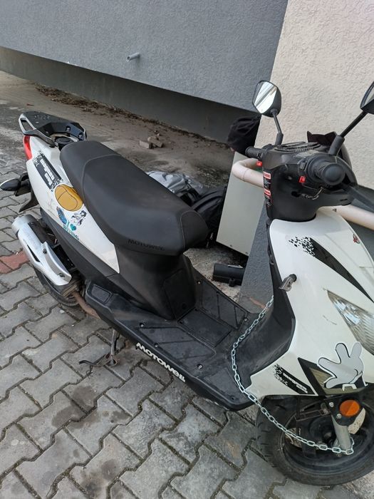 Vând scuter Motowell in stare perfectă de funcționare..
