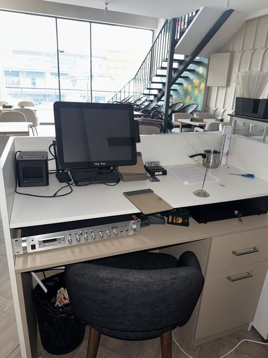 Продоется вся мебель и техника для ресторана