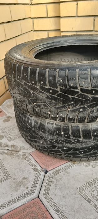 Продам шины 1сезон проездил