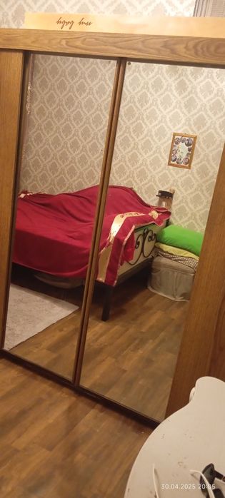 Югославский шифоньер хорошего качества четырех створчетый