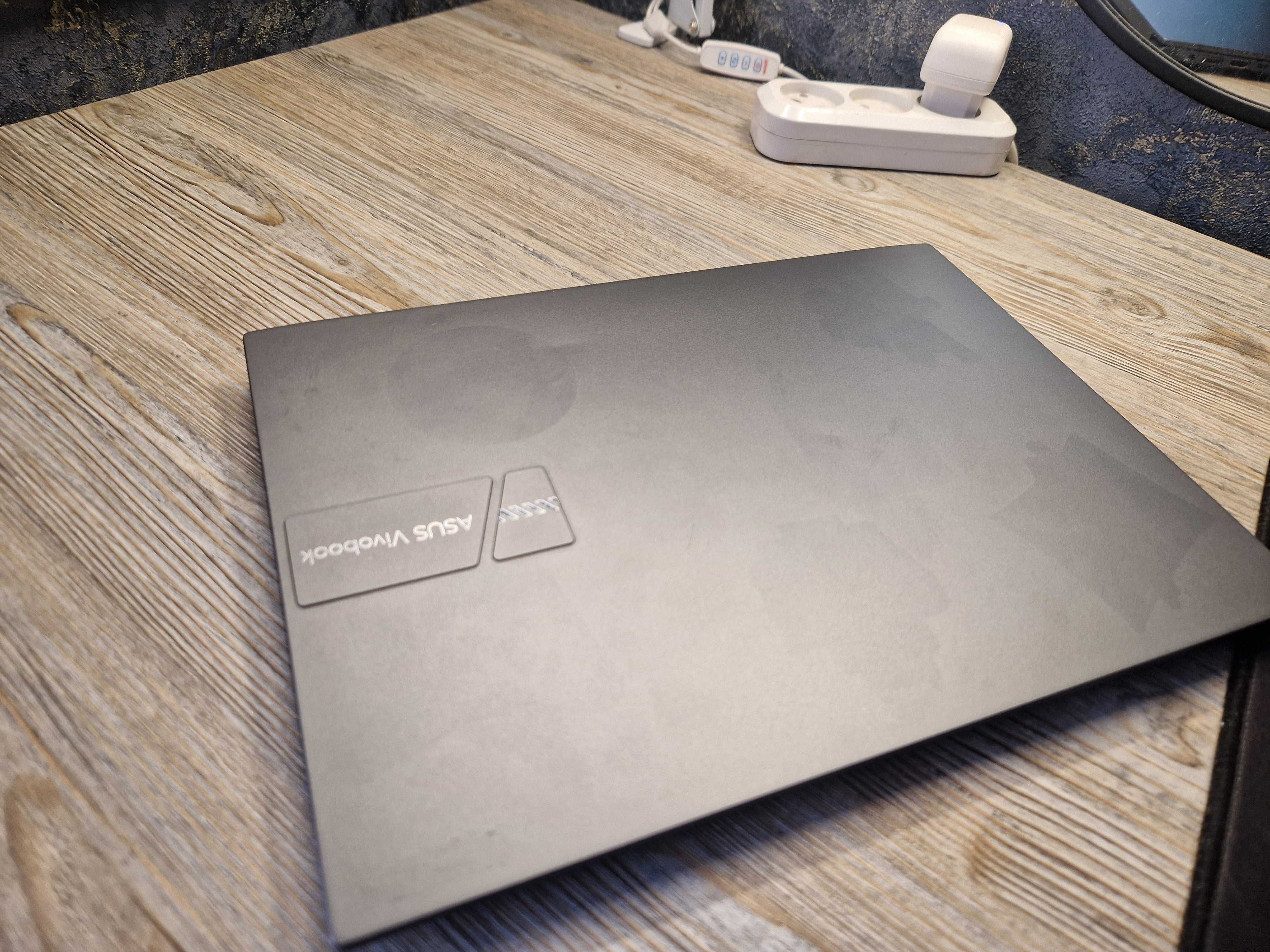 Asus Ультрабук Экран OLED шикарный дисплей