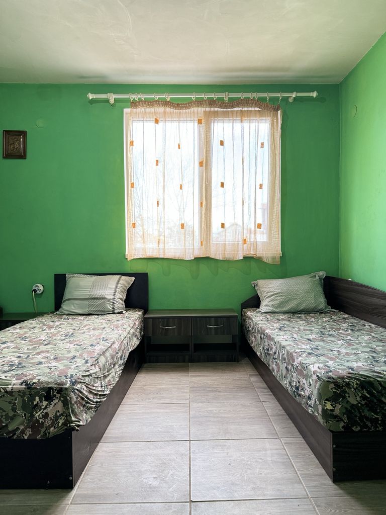 Дава се под наем  в с. Казичене, Област София-град - 60 кв.м за 7.14 € - Снимка #1