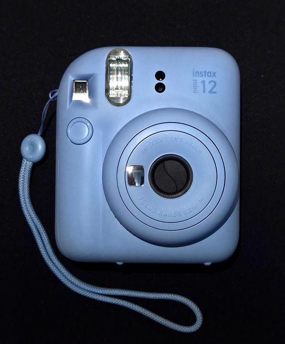 Fujifilm Instax Mini 12 — Голубой 

Продаю момента