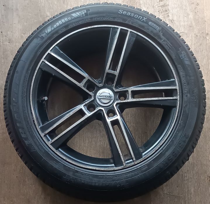 1-штук ЗАПАСКА. R-17 резина зимный. Разб  5*114,3. Тойота,Лексус,Чан