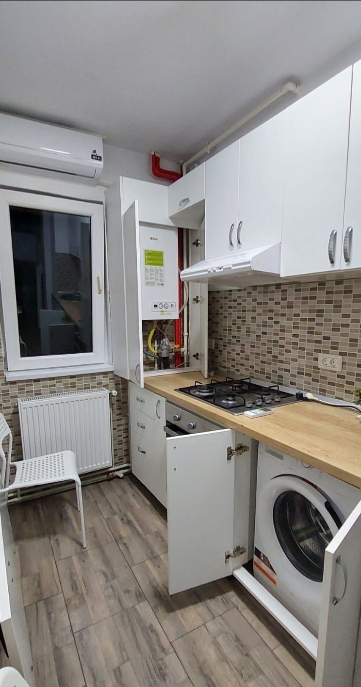 Închiriez apartament 3 camere,zona Vlaicu
