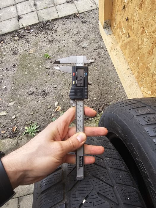 Doua anvelope iarna 225/60/17 de iarna M+S Vredestein