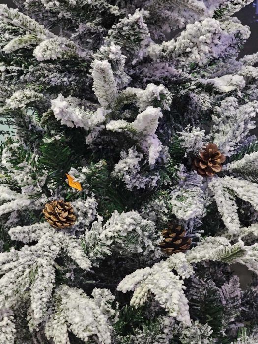 Изкуствена елха K r i n g Melbourne,  Цялата заснежена с метална стойк