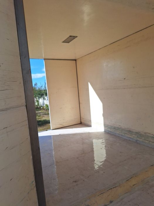 Vând nissan capstar frigorific 3.5t