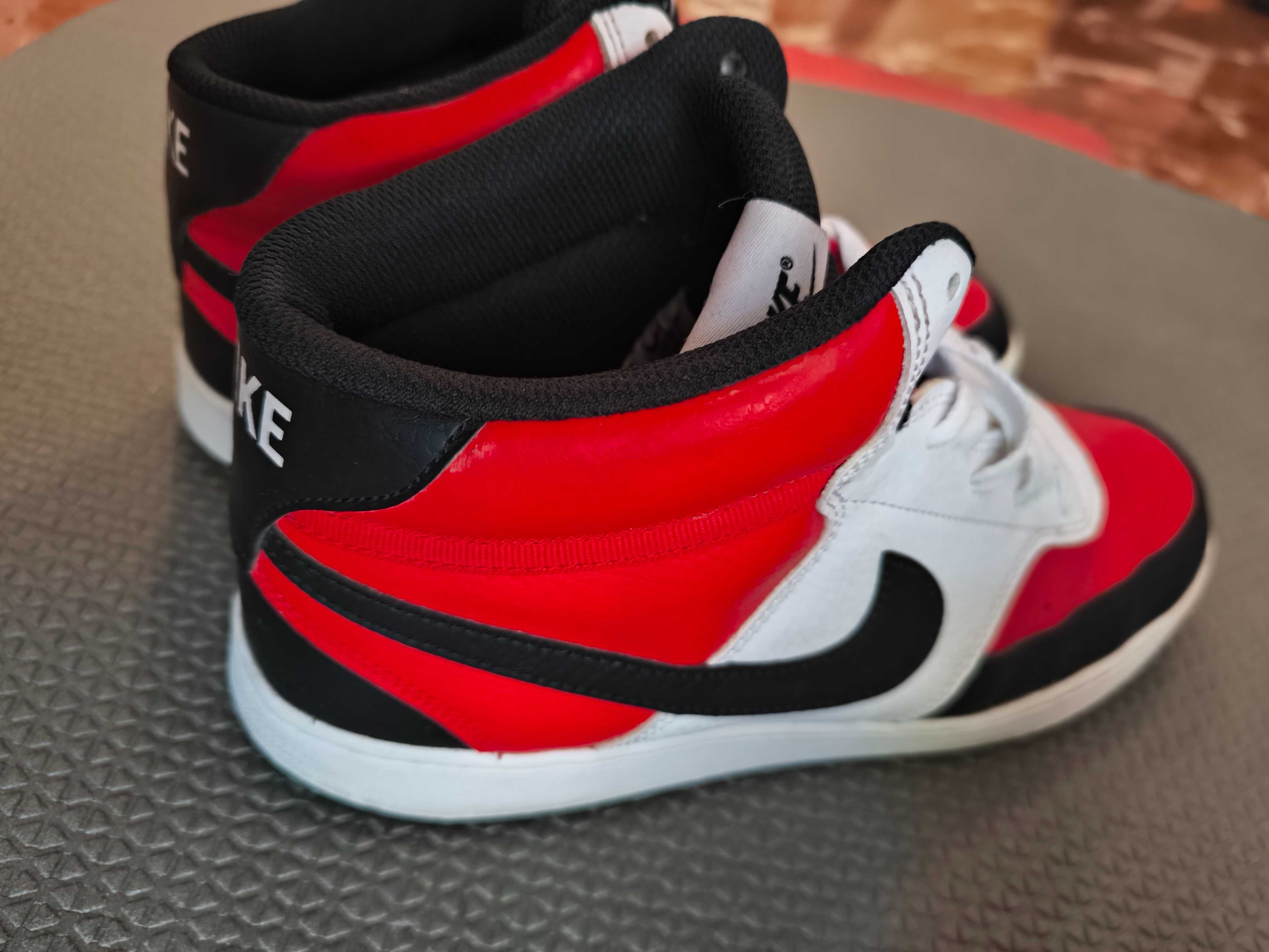Маратонки Nike 44 air court vision оригинални !