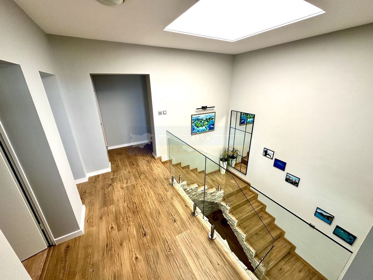 Продава се Къща в Черноморец - 240 кв.м за 2738 €/кв.м - Снимка #11