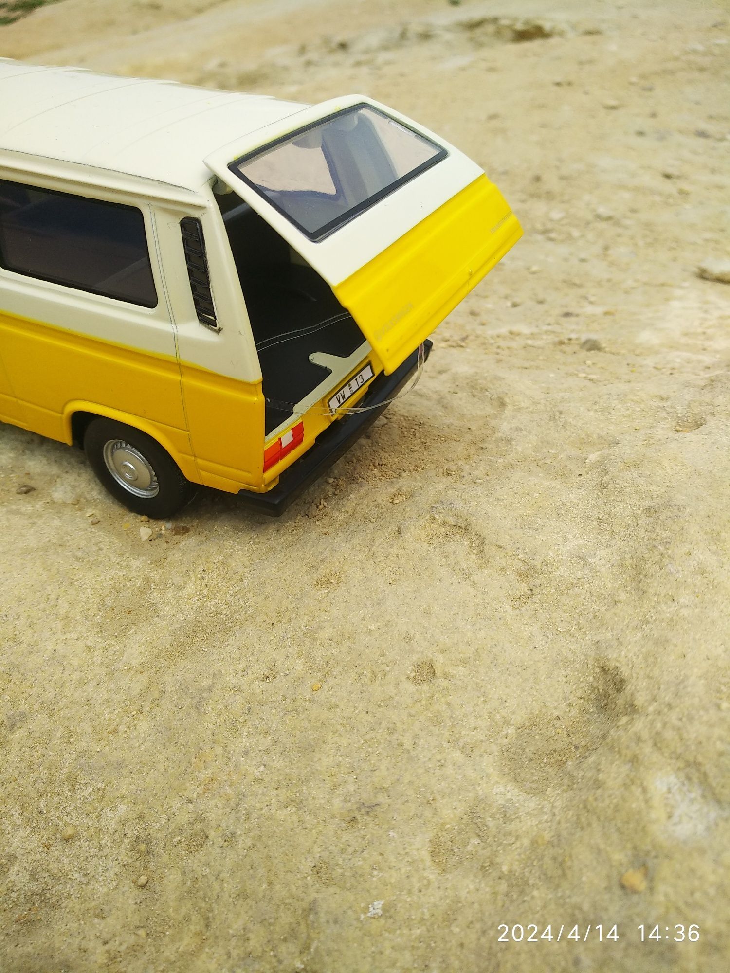 Модель VW T3 1:24