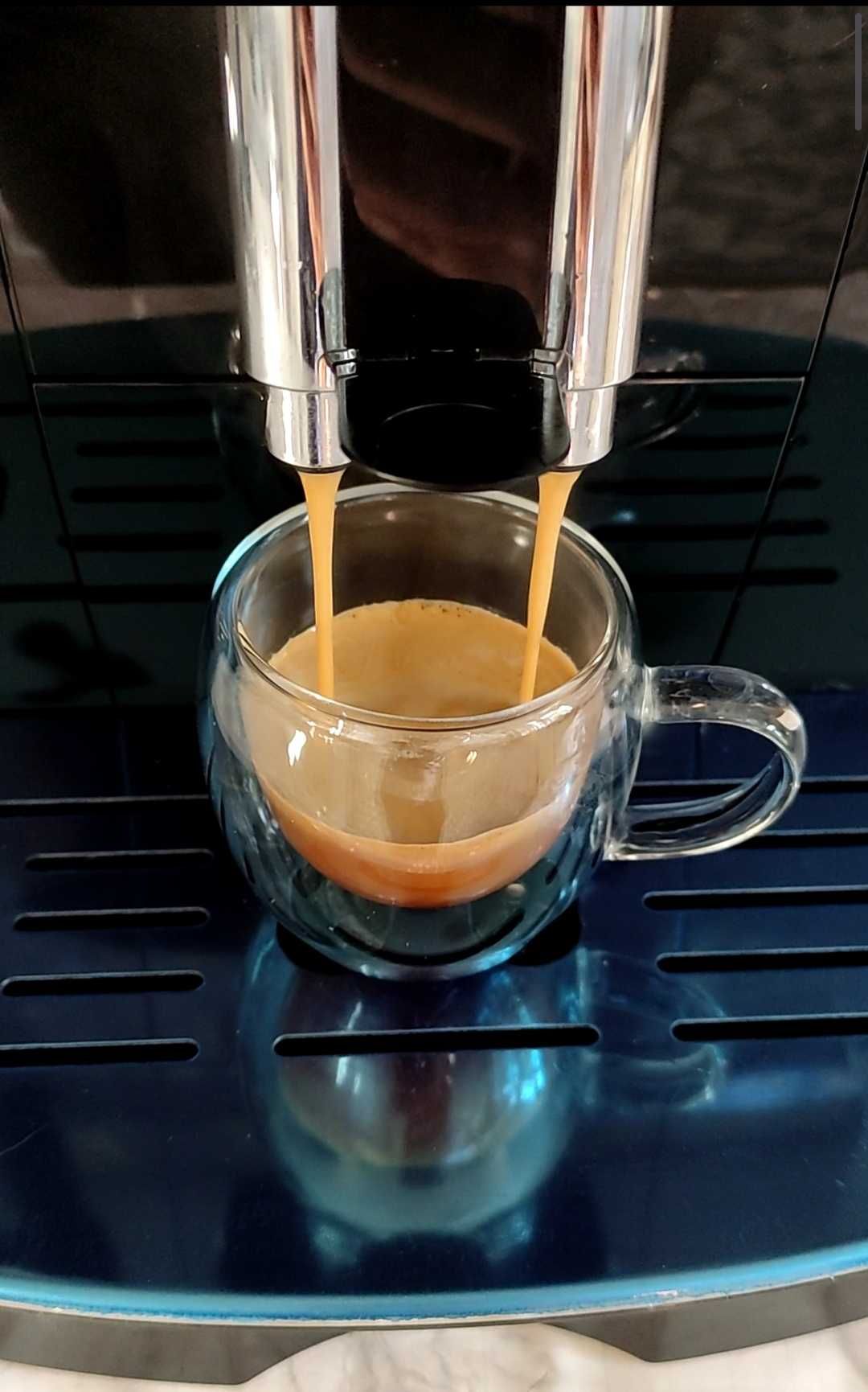 Кафеавтомат Delonghi ECAM 25.120b