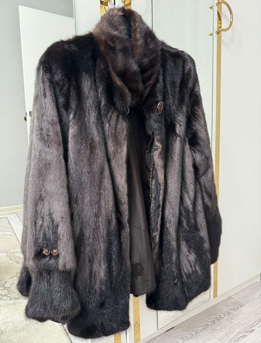 Продам норковую шубу