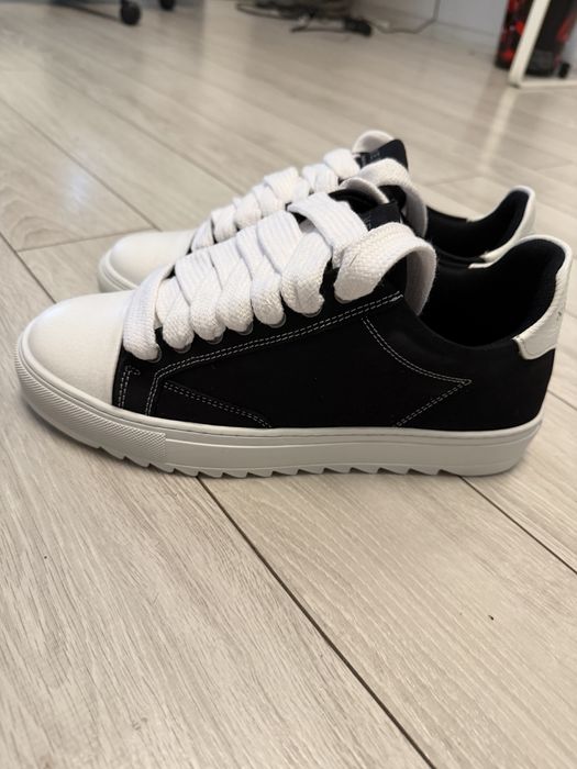 Numeris-Atelier-Acrylic Black