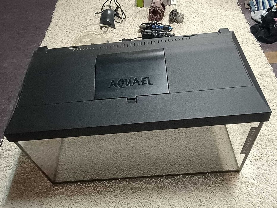 Acvariu cu toate accesoriile