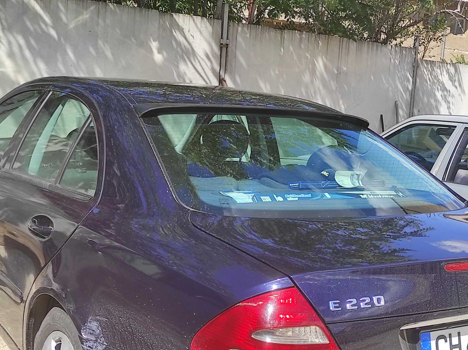 Спойлер задно стъкло за Mercedes E-class W211