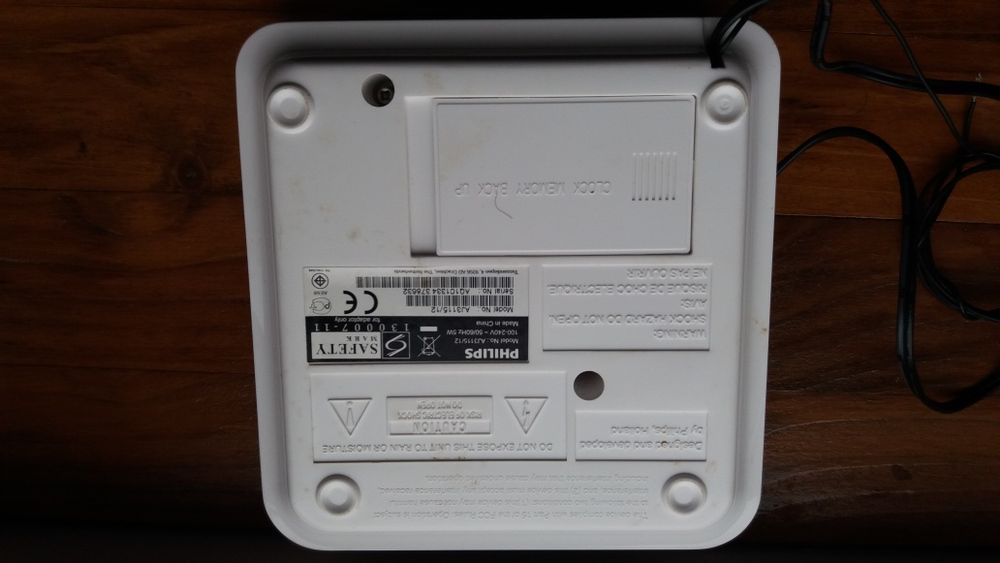 Продавам радиочасовник Philips AJ3115 в отлично състояние.