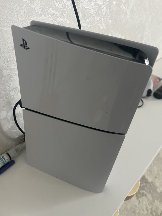 Ps 5 продам с 4 джостиком