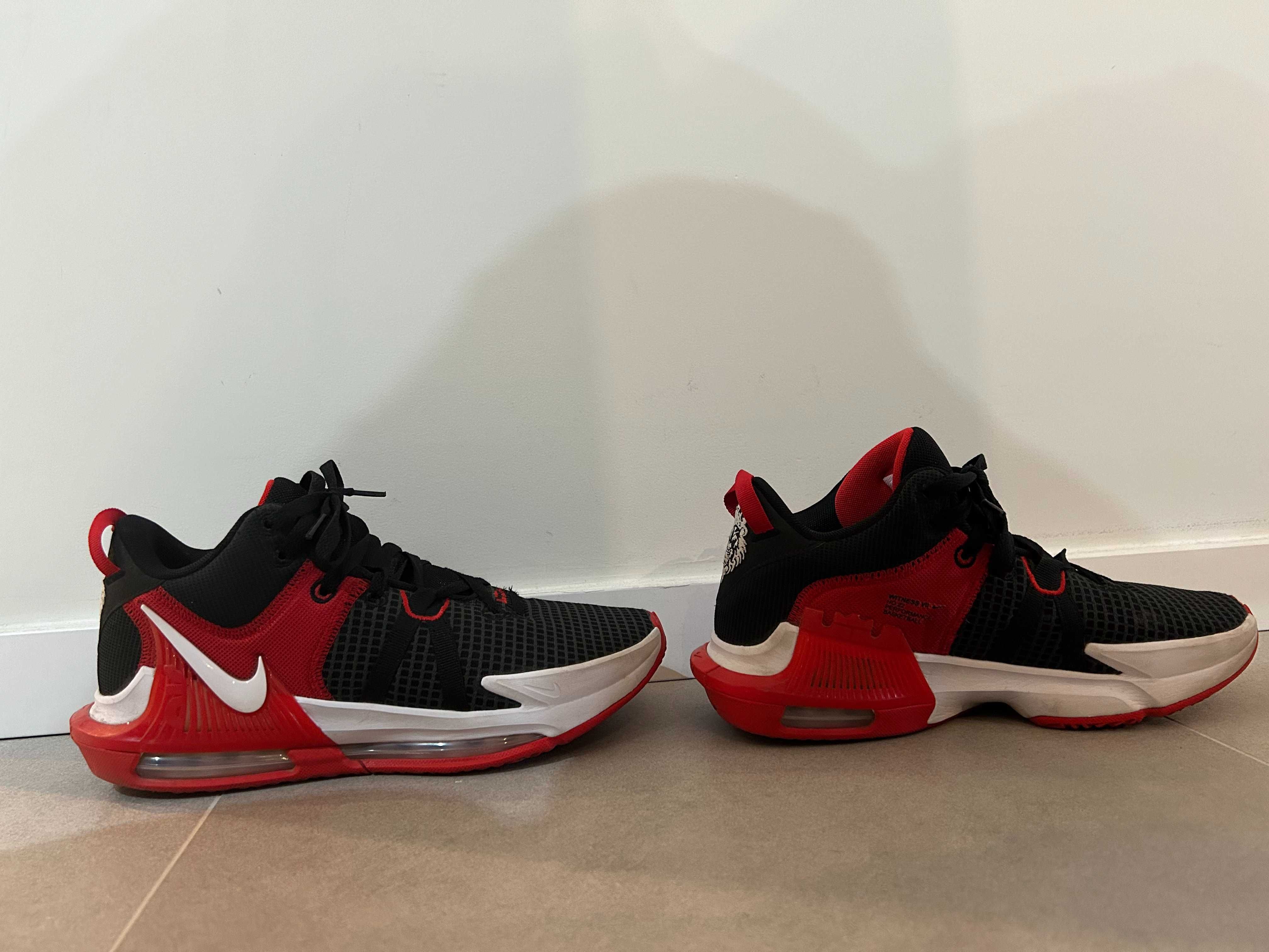 Обувки Nike Lebron Witness VII