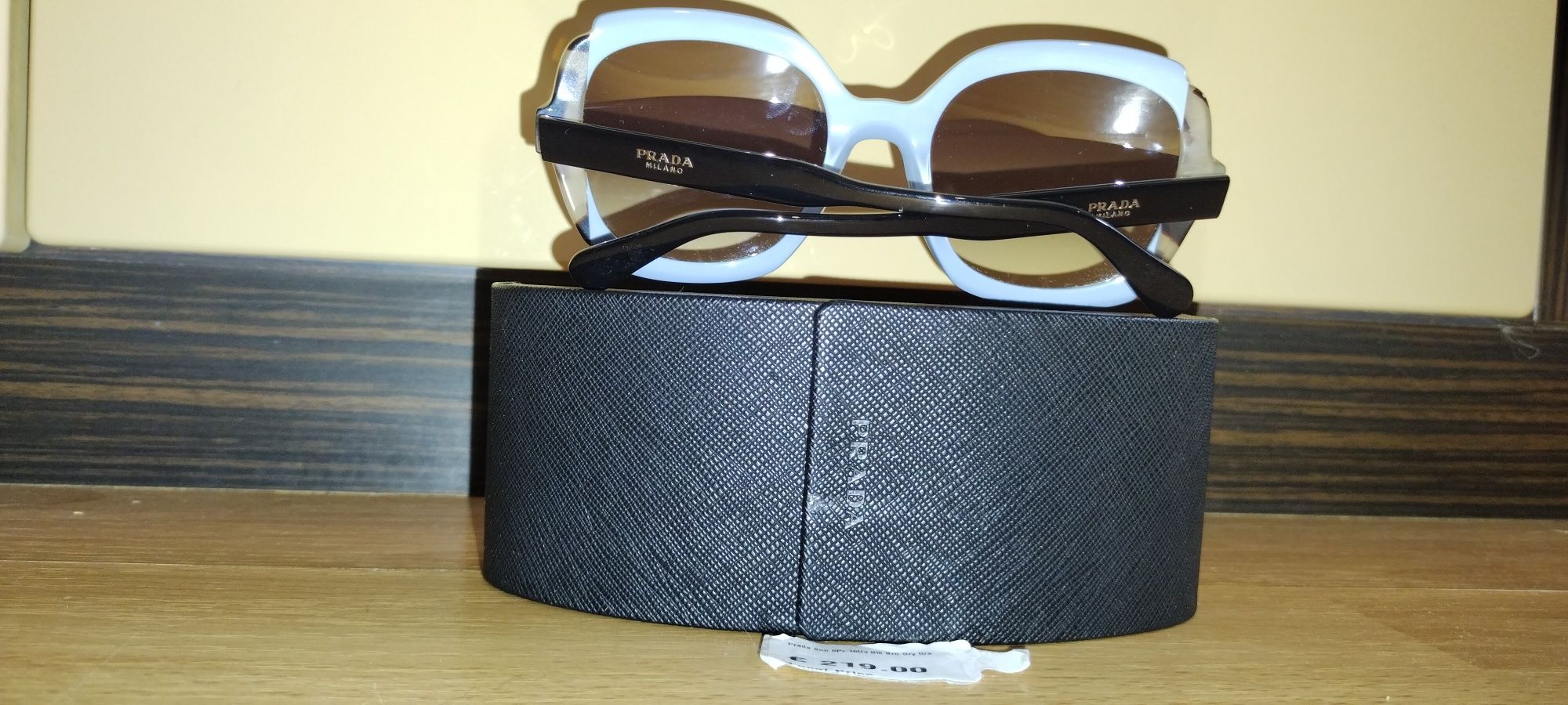Слънчеви очила Prada от 219 € на 220 лв.