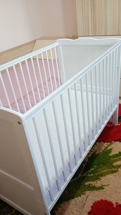 Ново детско креватче с матрак.