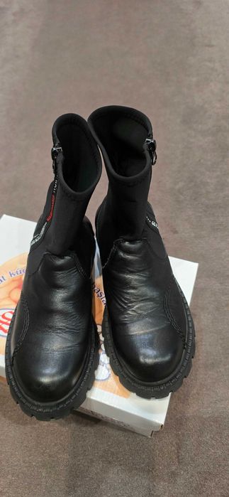 Детски боти от естествена кожа номер 36