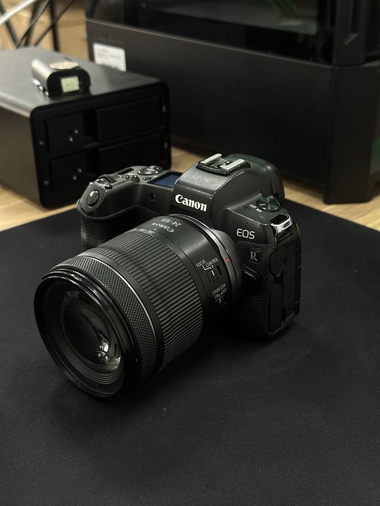 Canon EOS R + RF 24-105 f.4-7.1 is STM
