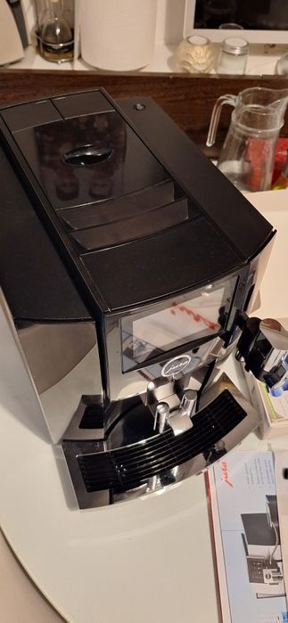 Jura S8 Professional Aroma Piano Black -4300 cafele-