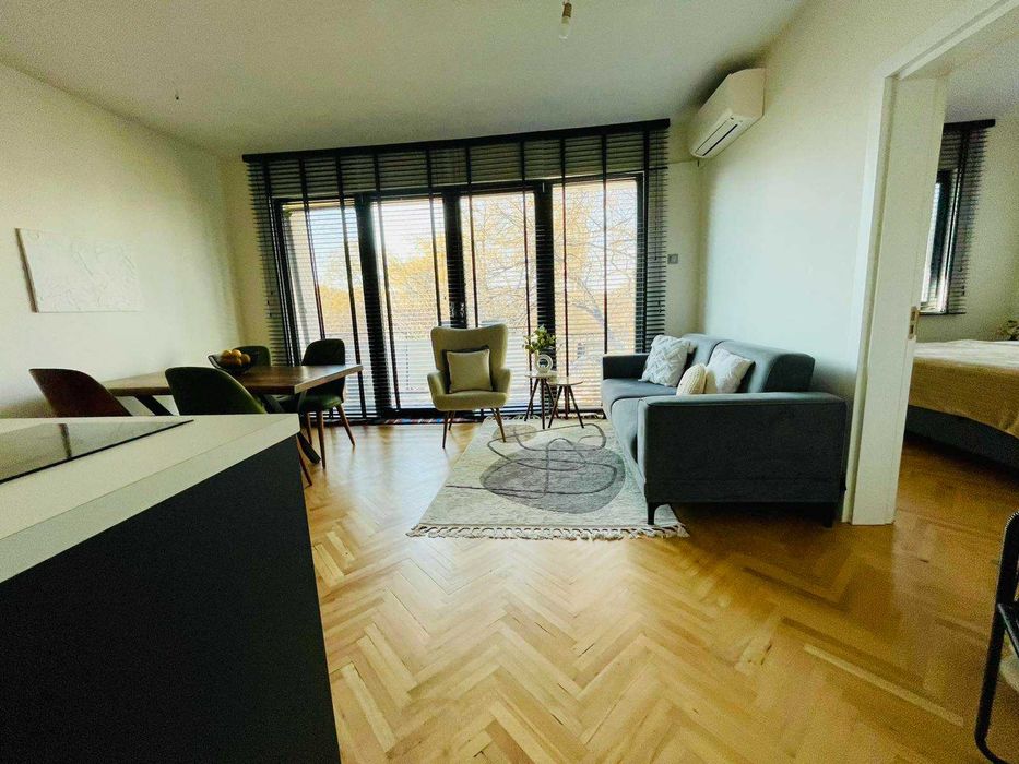 Продава се Тристаен апартамент в Пловдив, Кючук Париж - 60 кв.м за 2000 €/кв.м - Снимка #12