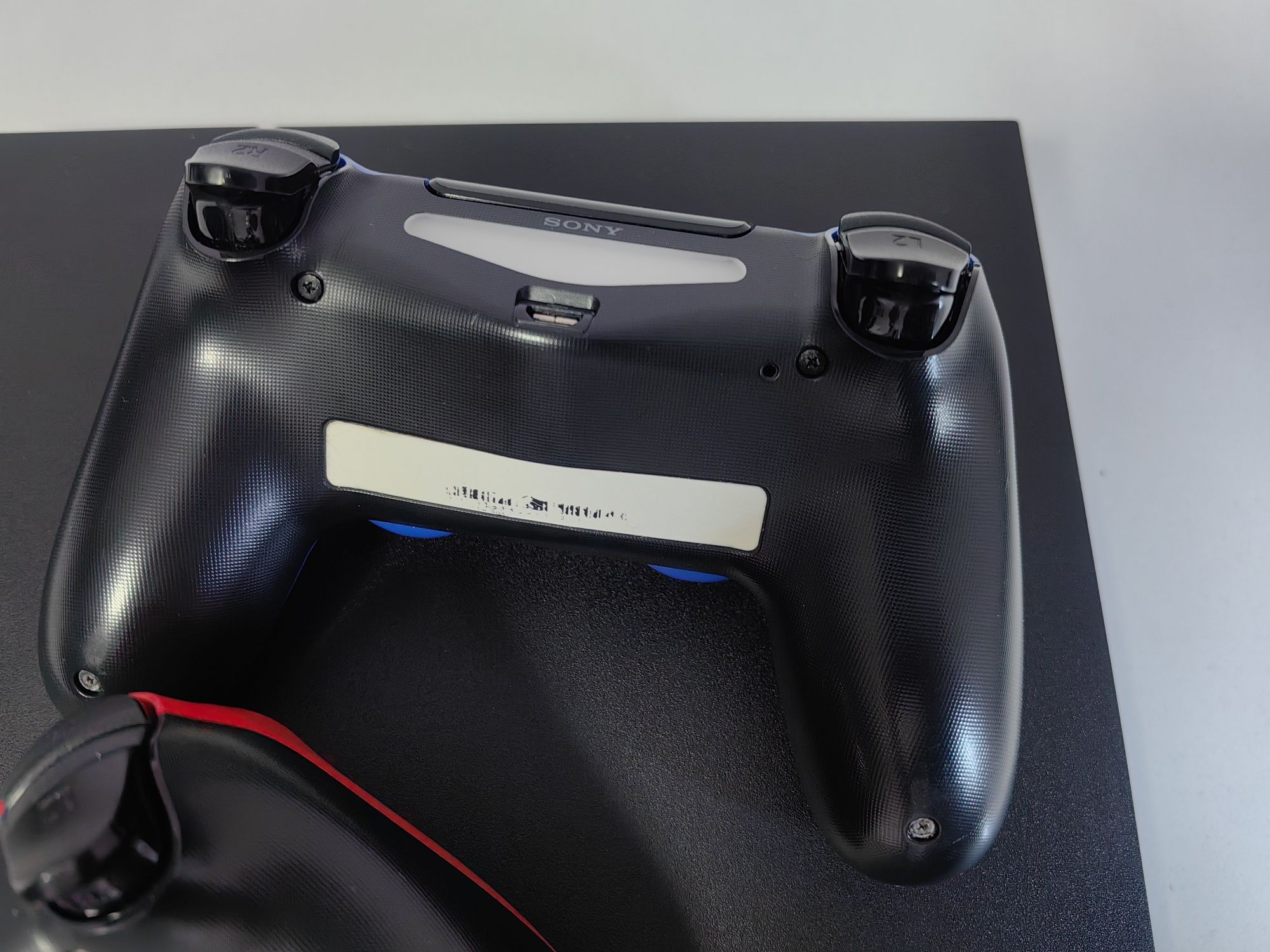 Ps4+2 controllers