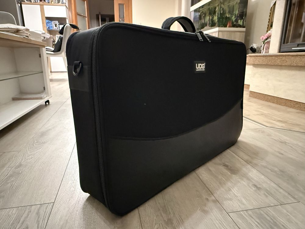 UDG Urbanite MIDI Controller Sleeve Large Black (калъф за конзола)