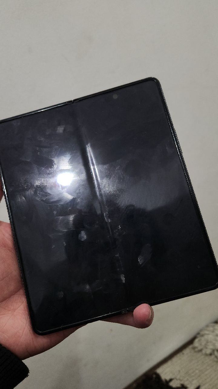 Samsung  galaxy fold 4
Xotira: 12/512
Xolati: 10/9 korpusda bita 2 ta