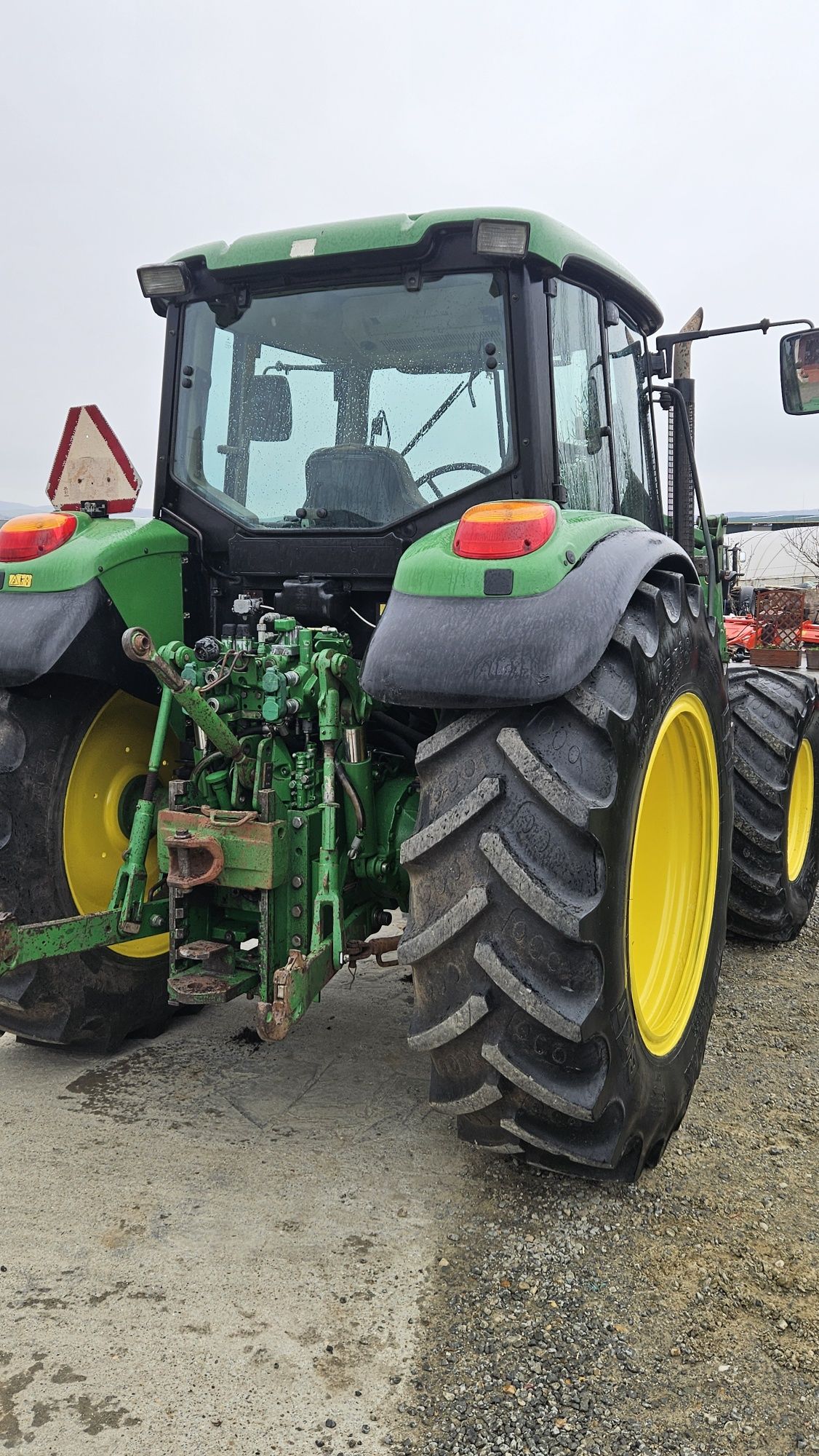 Tractor John Deere 6320 cu încărcător