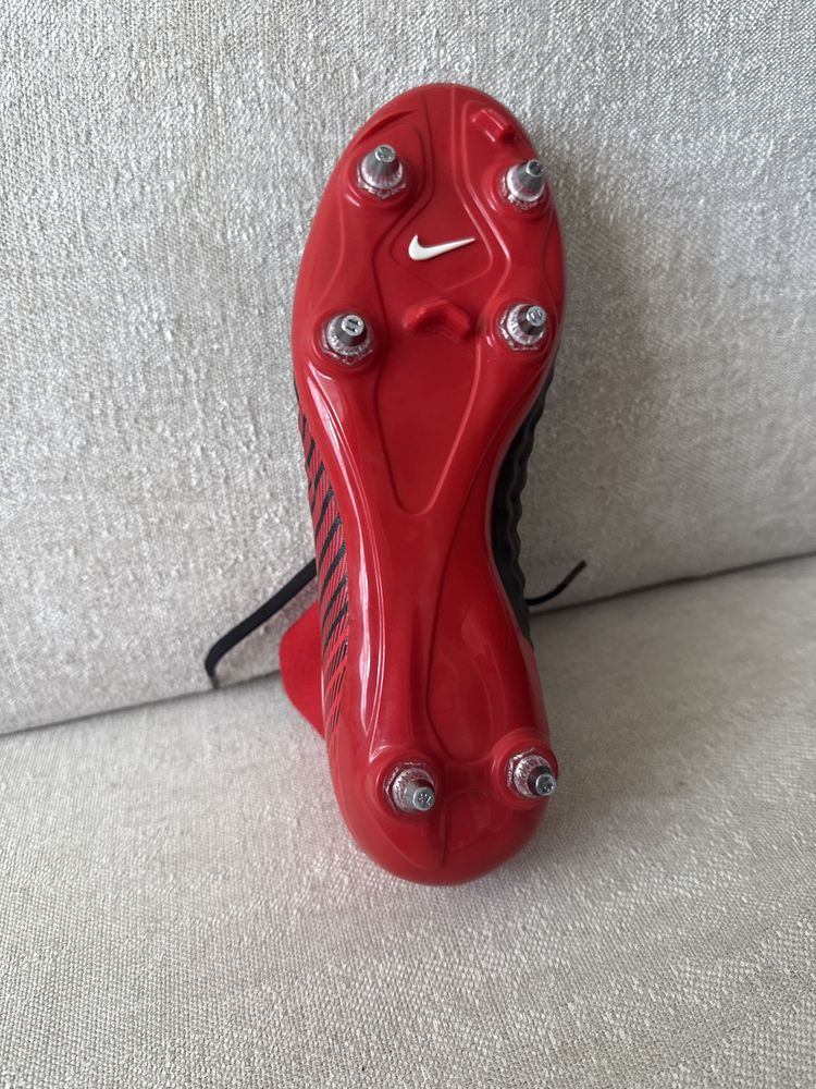Nike dynamic fit football boots