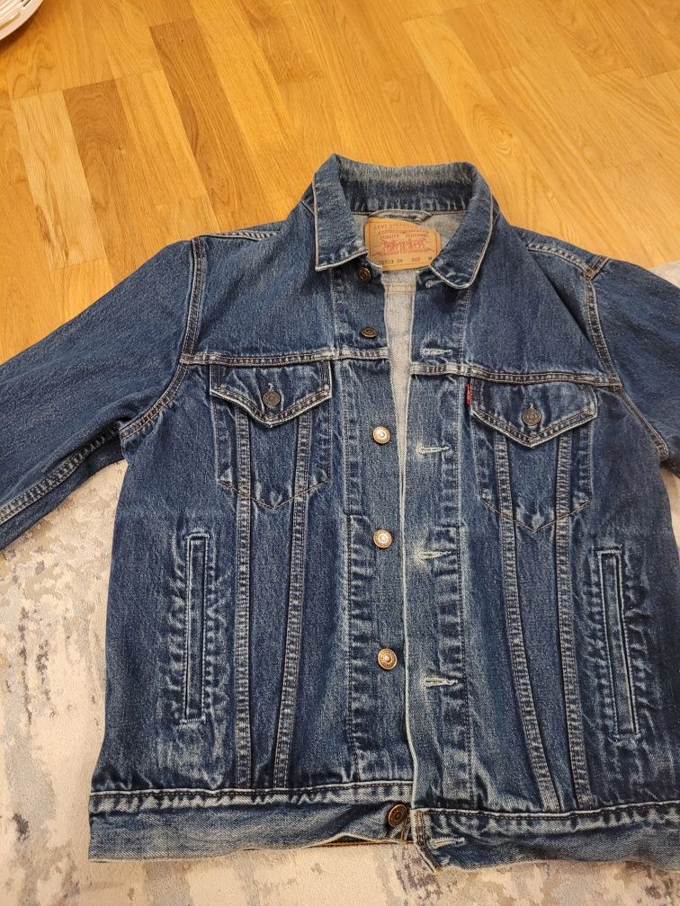 Vând geaca barbati Levi's denim mărime M