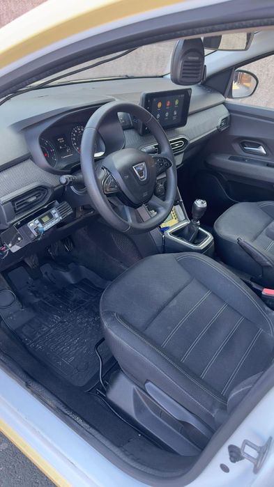 Vând Dacia logan