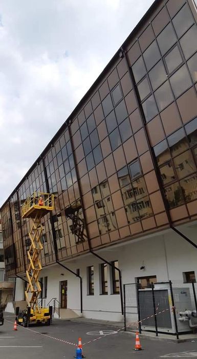 Firma servicii de curatenie industriala