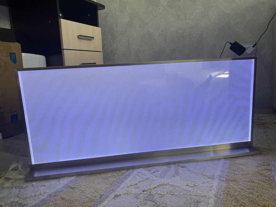 Лампа для рекламных плакатов и баннеров.