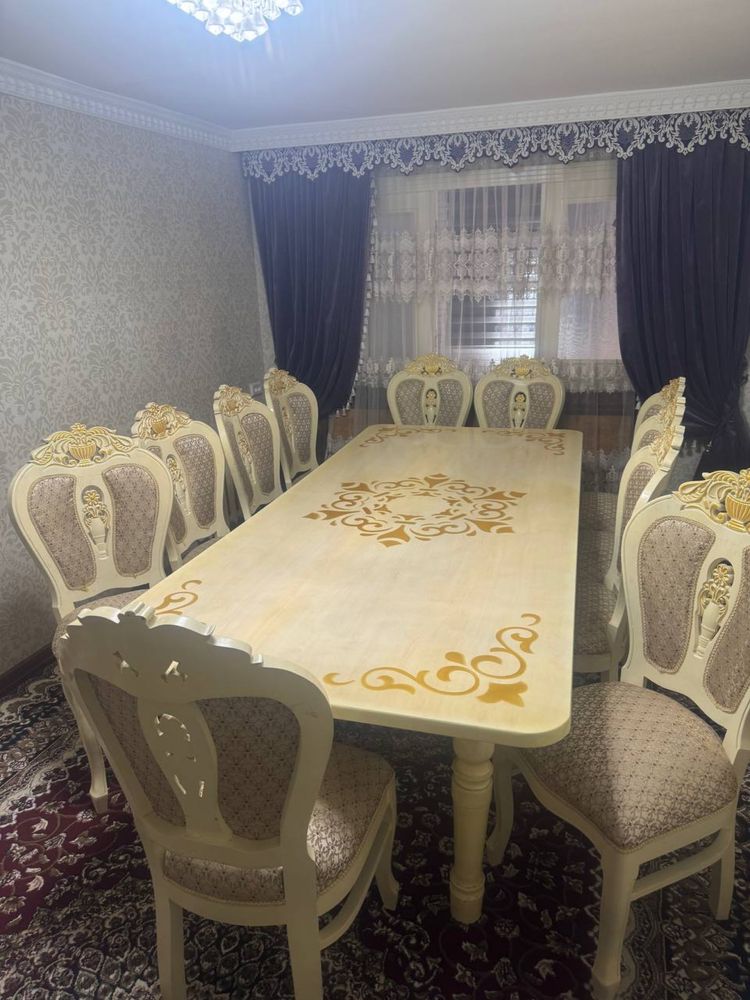 Стол и стул на 12 персон