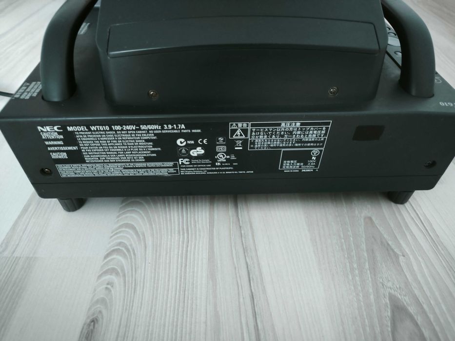 Proiector NEC WT610 (718 ore lampă, 65% timp rămas)