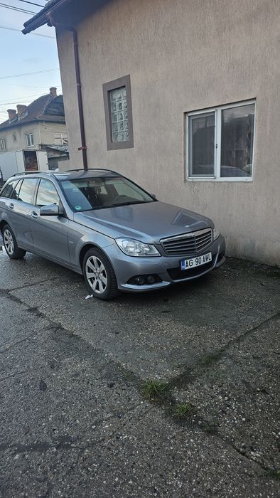 Vând schimb doar cu automat