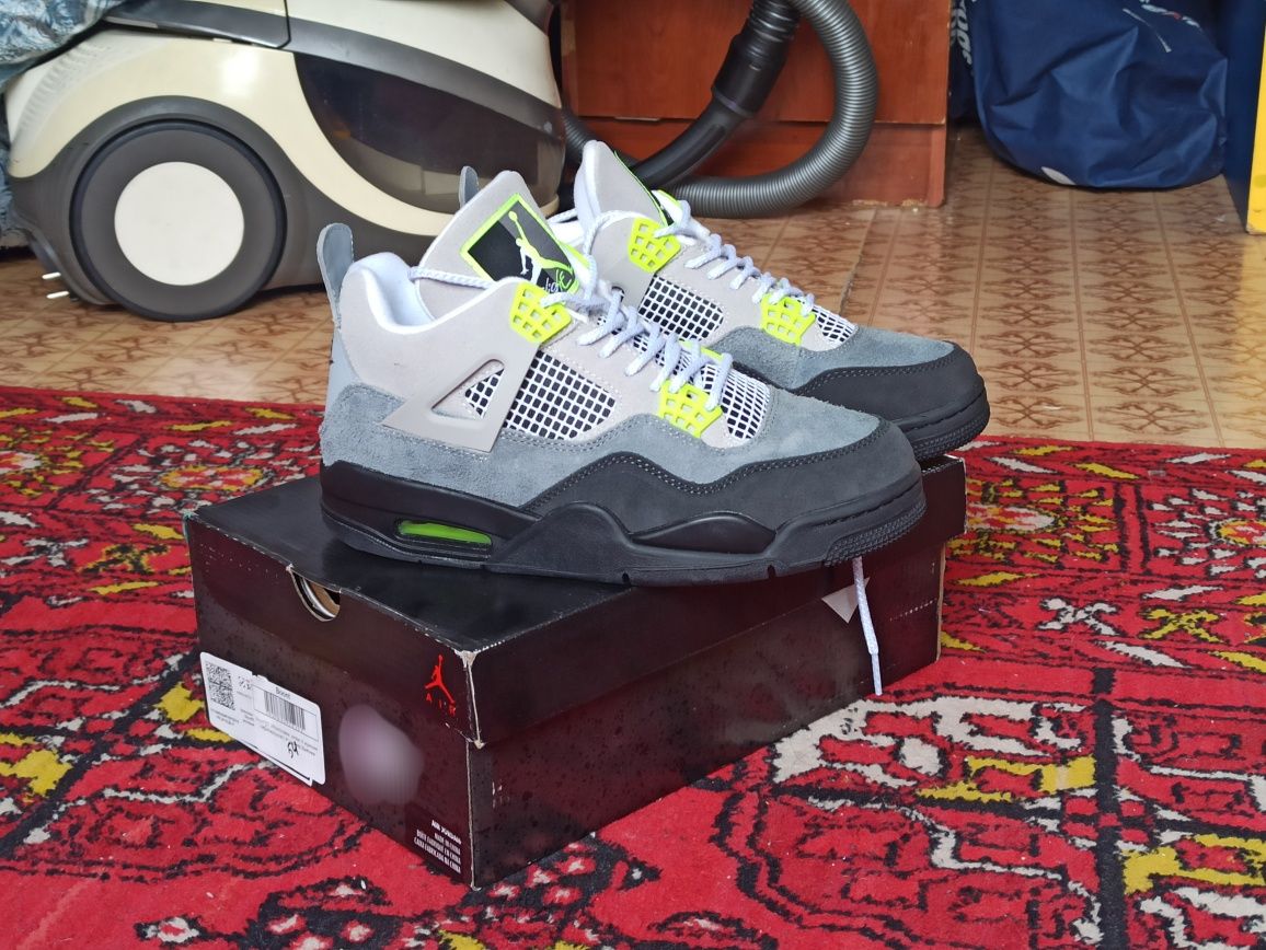 Кроссовки Nike Jordan 4, размер, 41, продам