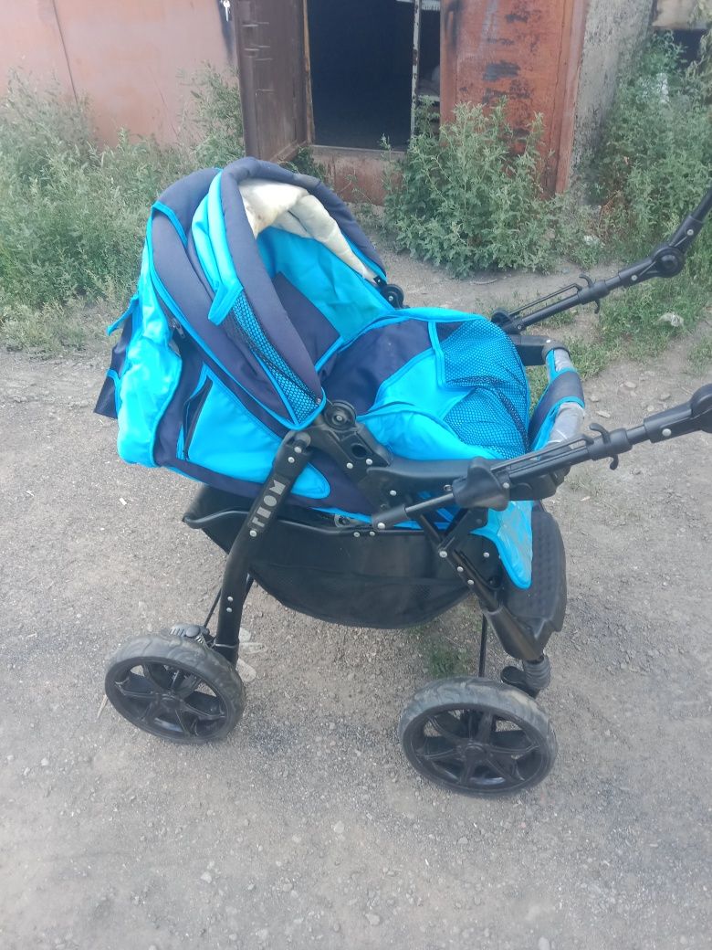Продам коляску детскую зимнюю и писсуар для мальчика