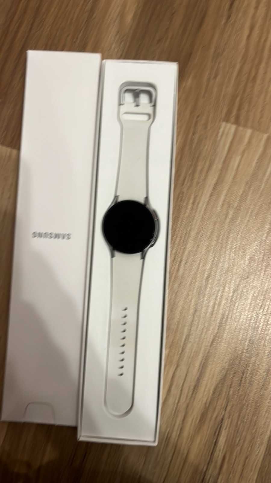 Samsung Galaxy Watch 4