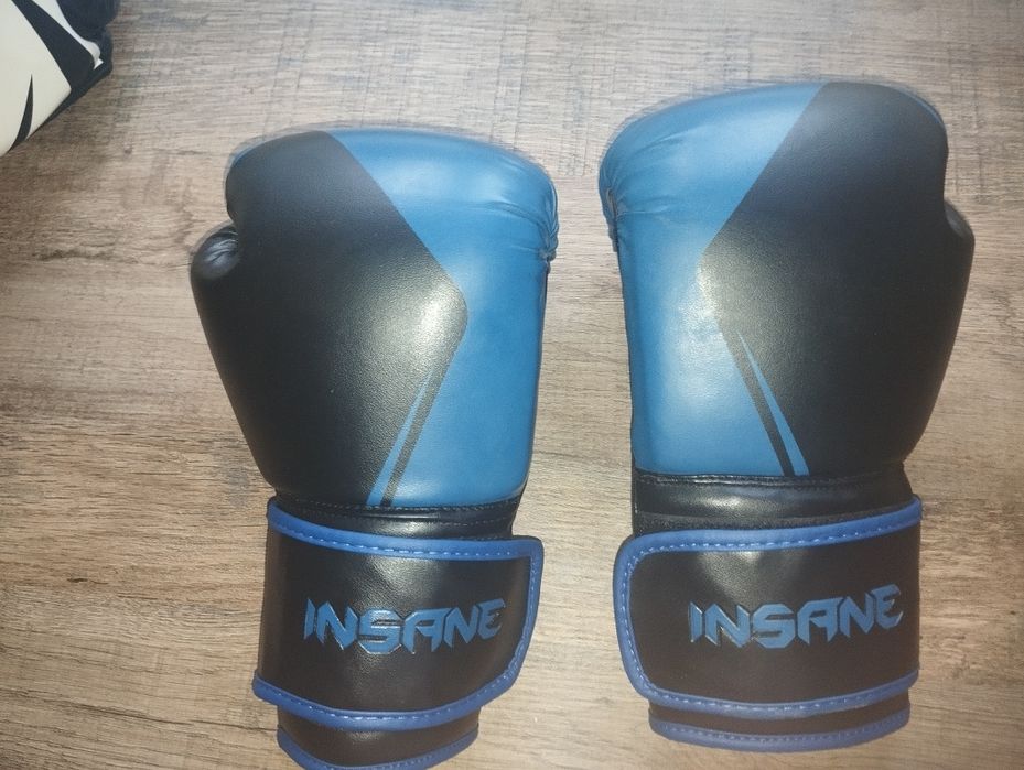 Перчатки для единоборств