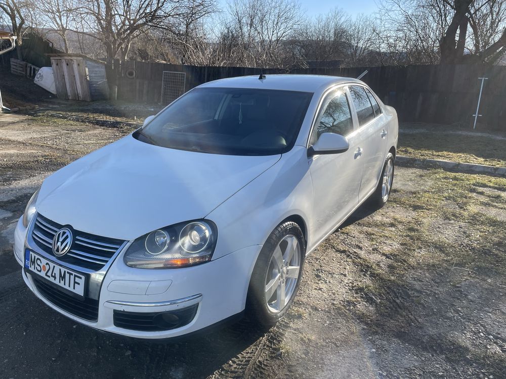 Vand sau schimb VW Jetta