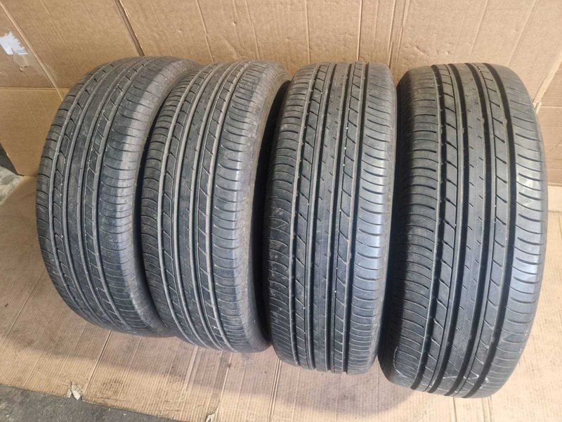 4 Yokohama R17 225/65
летни гуми DOT2718