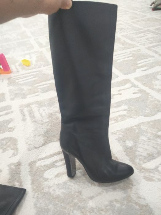 сапоги осенние 37р кожаные баскони в отличном состоянии