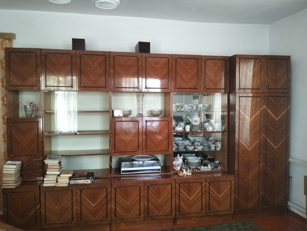 Мебель, стенка , диван с креслами, кровать