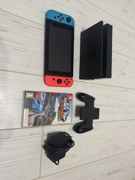 Nintendo Switch + 3 jocuri